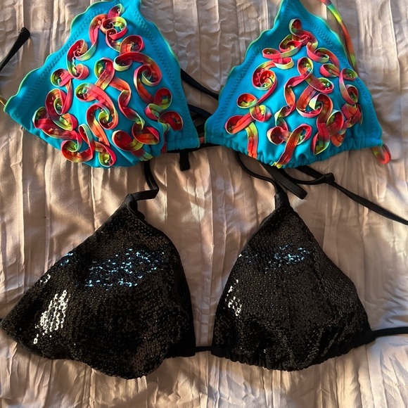 🖤🖤LIKE NEW 2 BIKINI TOPS SZ L🖤🖤 - Picture 2 of 6
